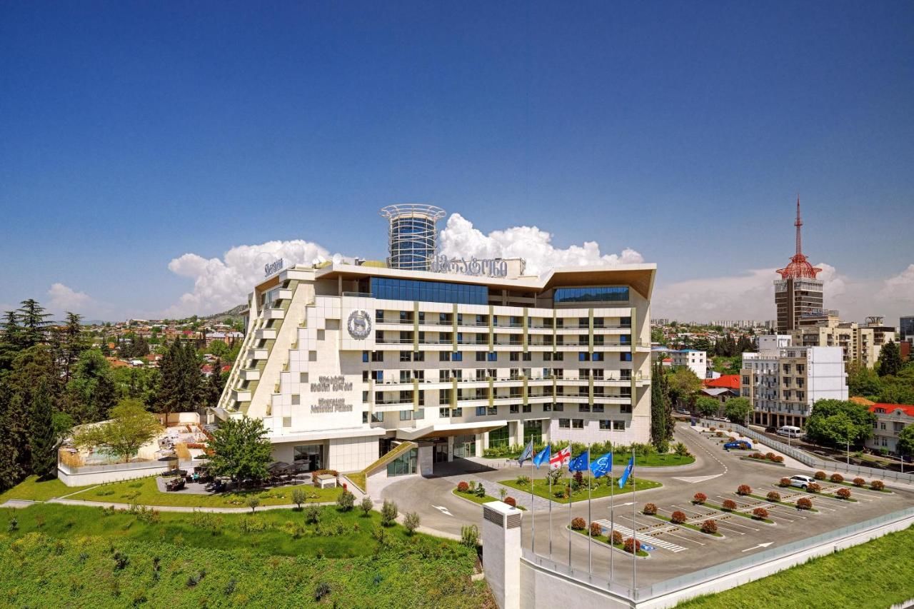 Отель Sheraton Grand Tbilisi Metechi Palace Тбилиси