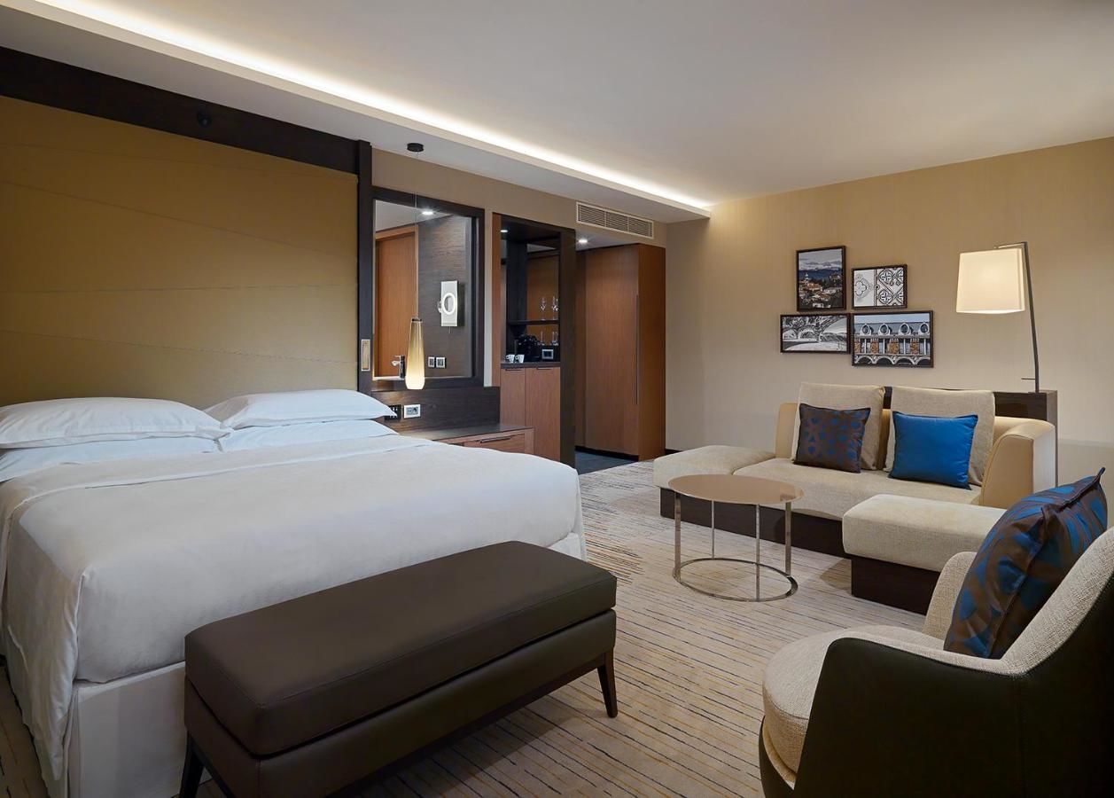 Отель Sheraton Grand Tbilisi Metechi Palace Тбилиси