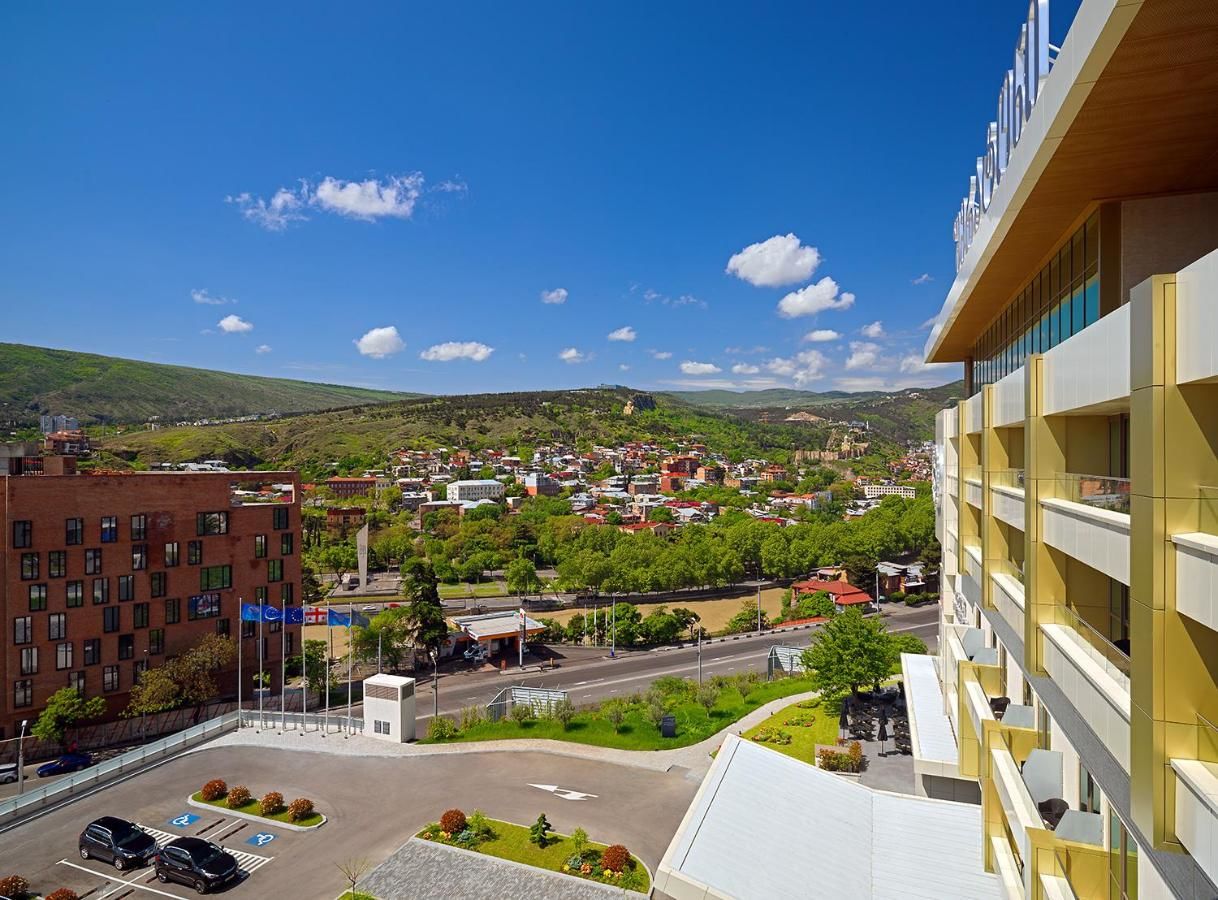 Отель Sheraton Grand Tbilisi Metechi Palace Тбилиси