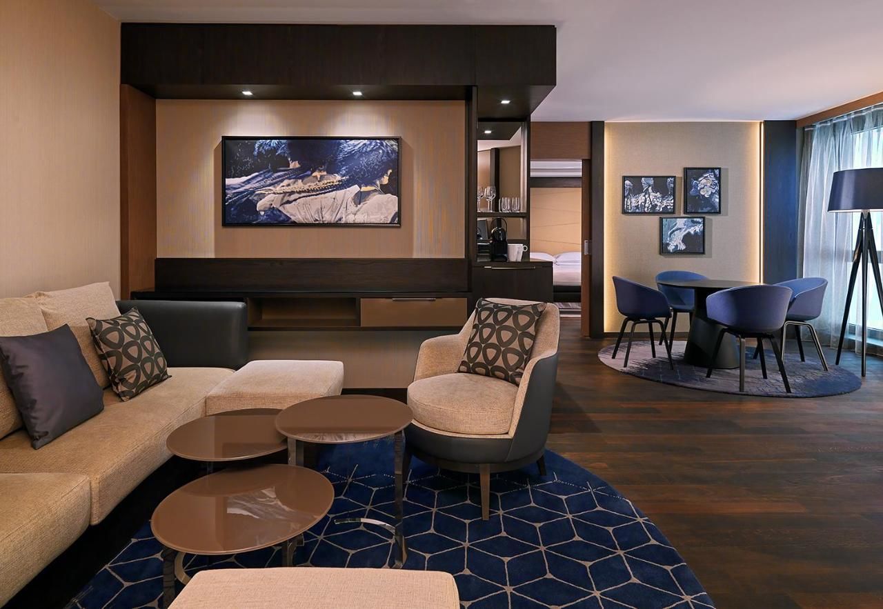 Отель Sheraton Grand Tbilisi Metechi Palace Тбилиси