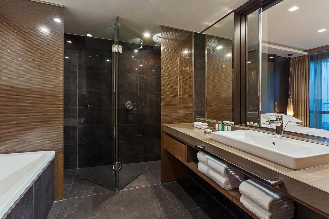 Отель Sheraton Grand Tbilisi Metechi Palace Тбилиси