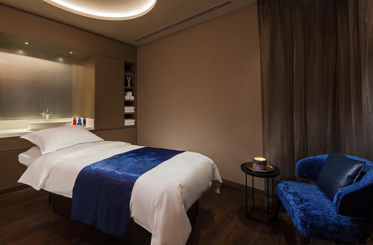 Отель Sheraton Grand Tbilisi Metechi Palace Тбилиси