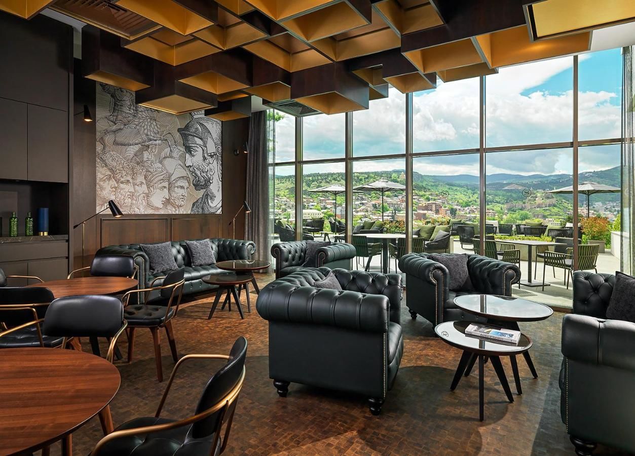Отель Sheraton Grand Tbilisi Metechi Palace Тбилиси