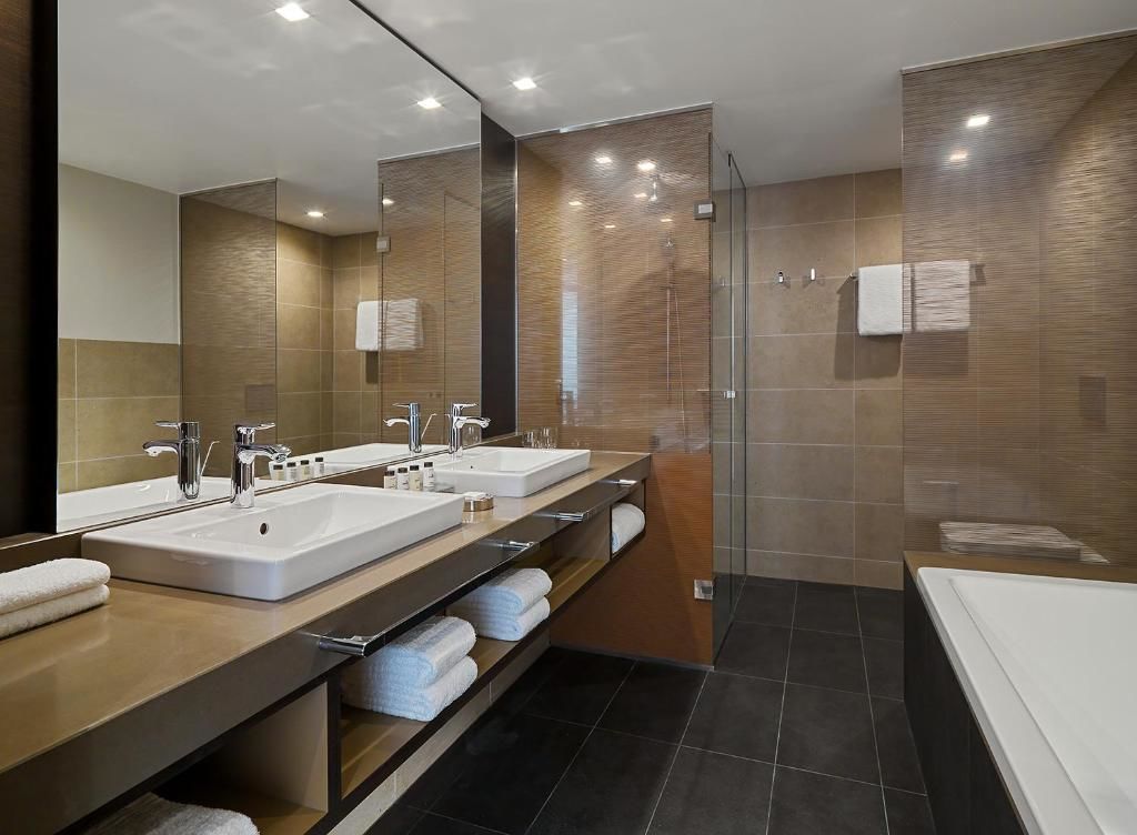 Отель Sheraton Grand Tbilisi Metechi Palace Тбилиси