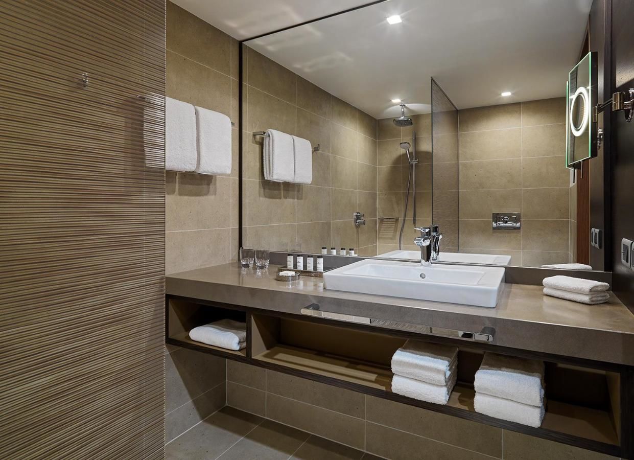 Отель Sheraton Grand Tbilisi Metechi Palace Тбилиси